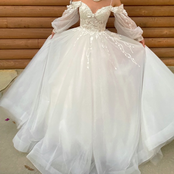 🤍CUSTOM HANDMAID IVORY WEDDING DRESS🤍 - Picture 4 of 8